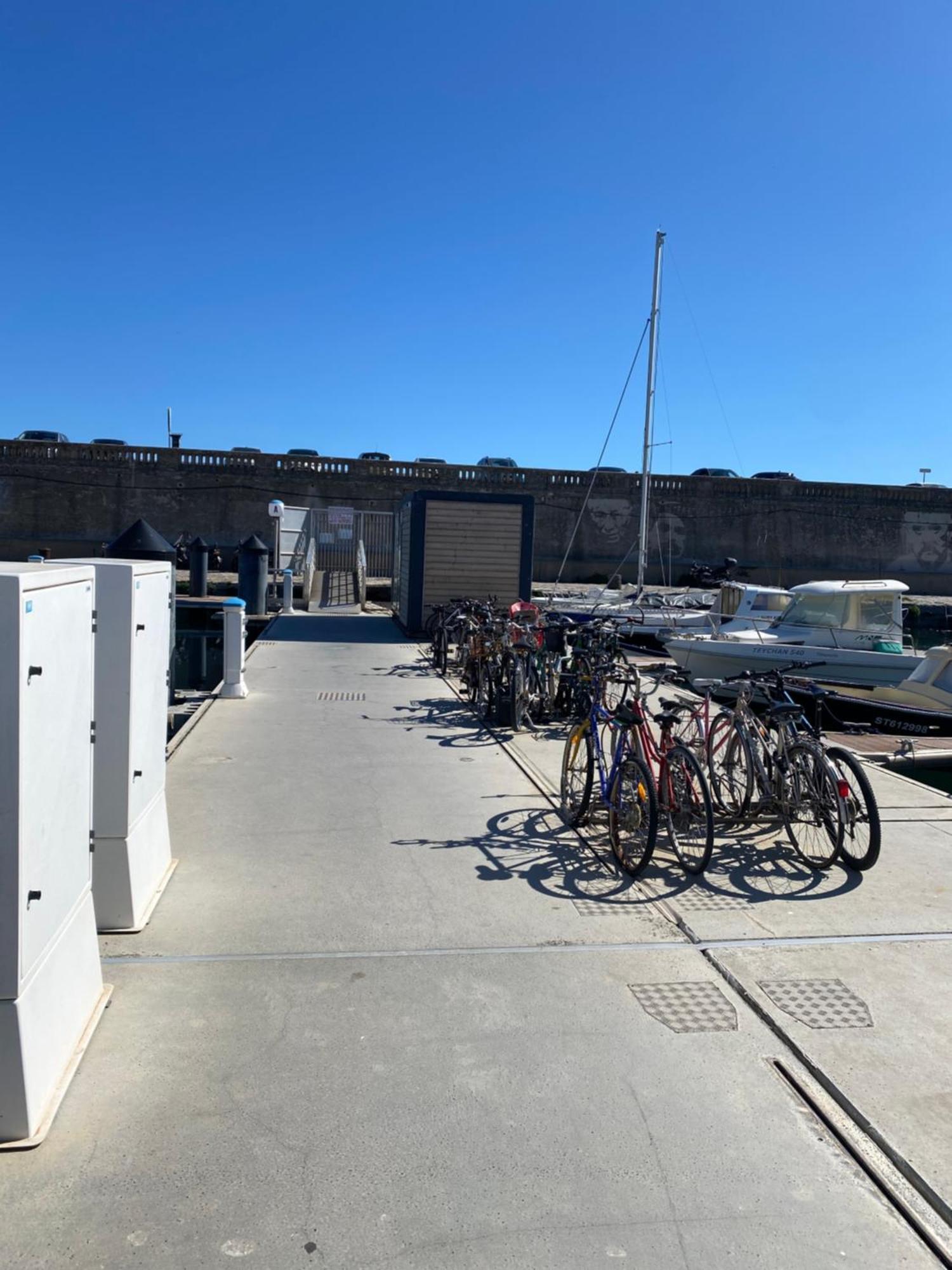 Nuitee A Bord De Danilou Un Voilier De 9.50M Sète Exterior foto
